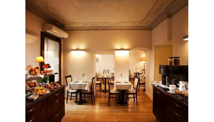 Santi Hotel poza 3