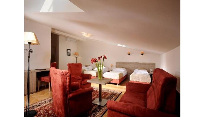 Santi Hotel poza 1